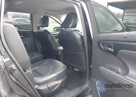 2022 Toyota Highlander Xle z USA, uszkodzony, nr VIN 5TDGZRAH7NS128852